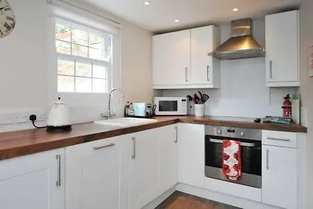 The Apartamento Bristol